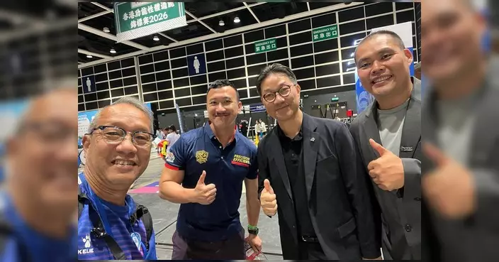 以體育聯繫部門與社區 黃馳辦紀律部隊錦標賽邀陳祖光頒獎