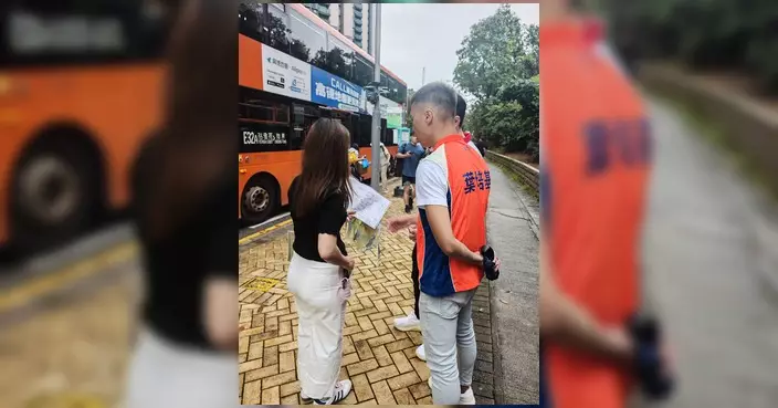 開學日東涌東交通擠塞 葉培基聯同運輸署及巴士公司實地視察