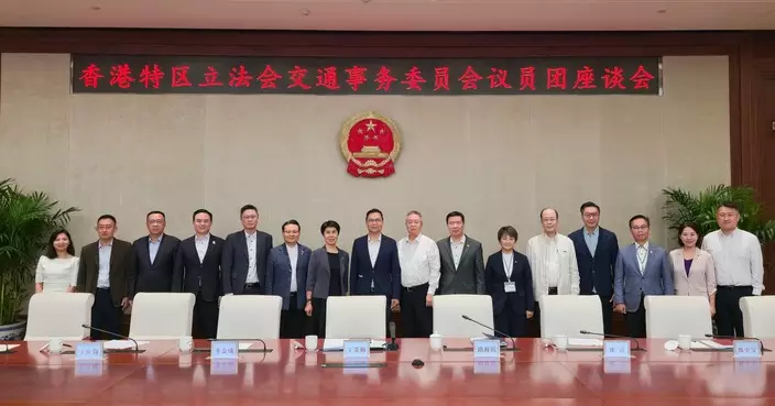 立法會交通事務委員會考察團北京研習自動駕駛 體驗無人車應對繁忙路口