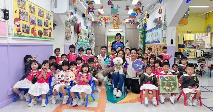 東九龍動物義工隊首入校園辦講座 義工犬之之與幼稚園生互動