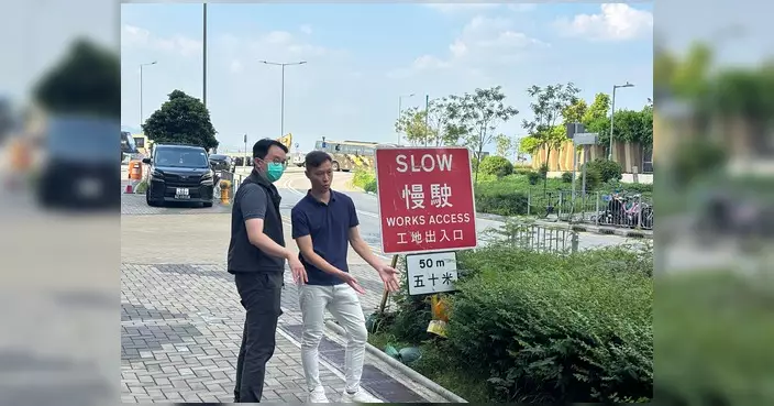 葉培基與運輸署巡視東涌東 即場跟進多項交通改善方案