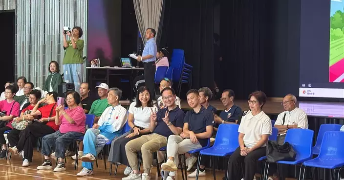 陳學鋒長洲出席全民運動日 推廣兒童曲棍球太極等運動體驗