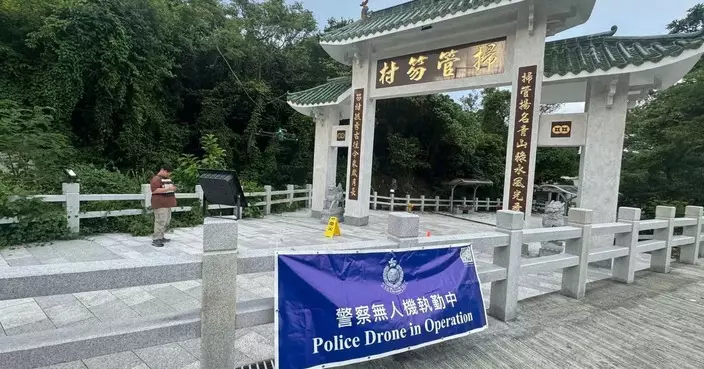 屯門區議員聯同警方巡掃管笏村 出動無人機廣播加強防爆竊宣傳