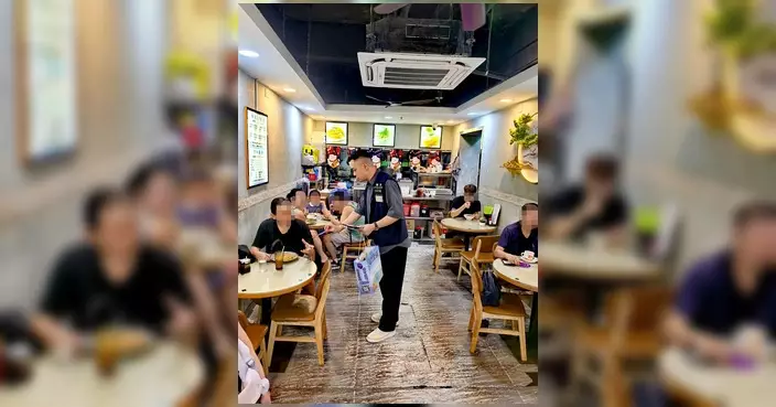 屯門警區聯同馮沛賢議員到安定邨食肆宣傳防騙 籲市民有懷疑即打18222