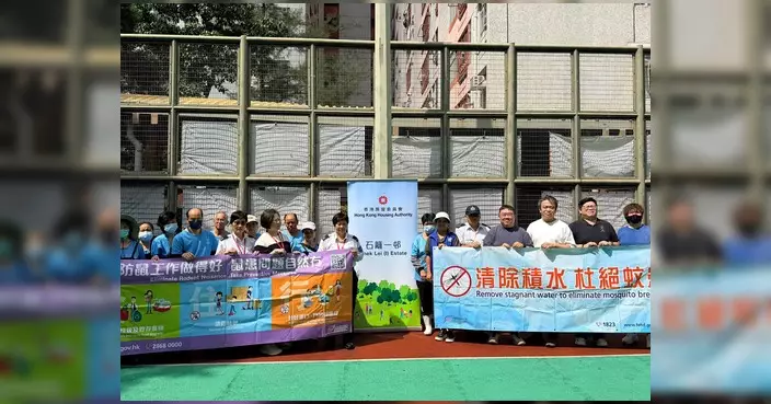 吳任豐聯同關愛隊及食環署巡查石籬一邨 籲街坊中秋賞月保持環境衛生