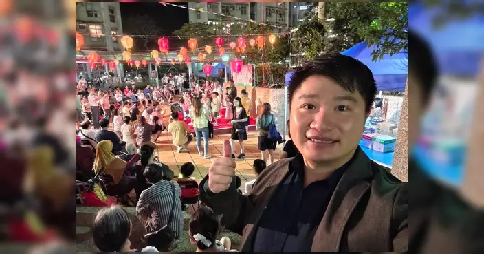 温啟明出席煜明苑中秋歡樂夜 與街坊猜燈謎共度佳節