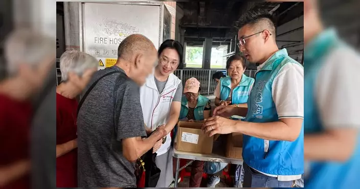立法會議員陳紹雄聯同鄭彥鈞恒福花園派月餅賀中秋