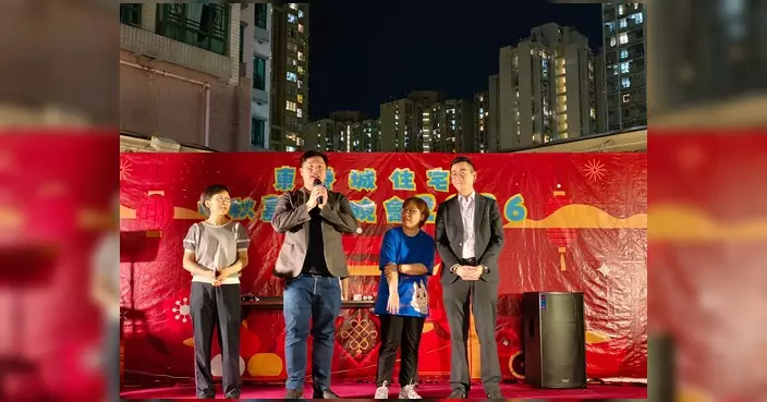 温啟明出席東港城中秋晚會嘉年華 與街坊同歡共慶佳節