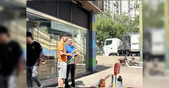 黃偉憧視察富善邨道路重鋪工程 提醒街坊注意安全