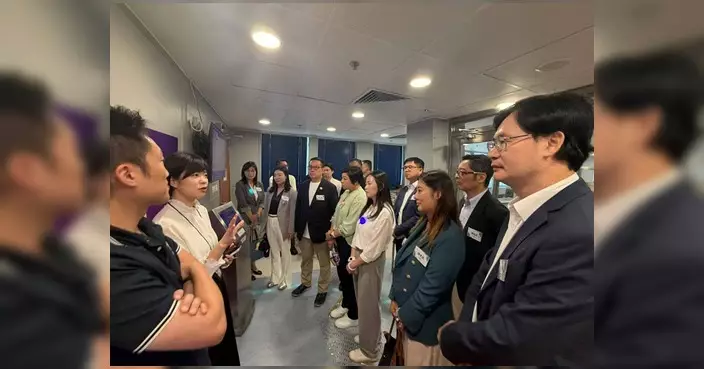 民建聯東區支部團隊拜訪東區警區 參觀報案室觀摩裝備展示