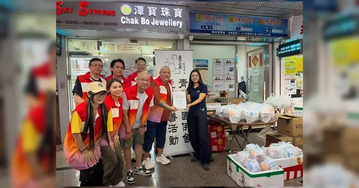 馮務君參與青至泰國佛舍愛心送飯 為社區有需要人士送暖