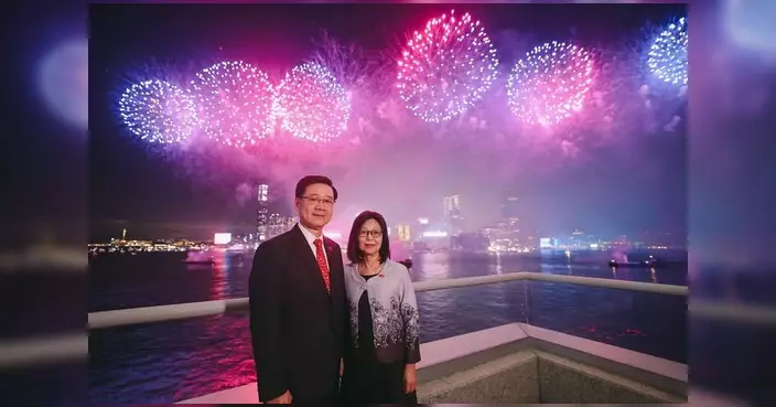 李家超：維港國慶煙花逾三萬枚綻放 每一幕盛載家國深情