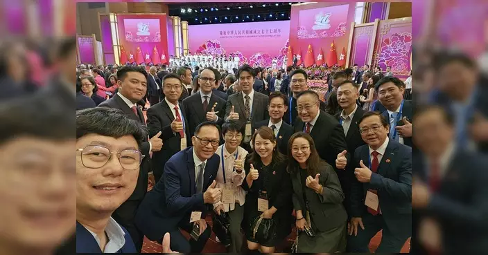 賀國慶七十七周年 謝永恒出席灣仔及屯門升旗禮