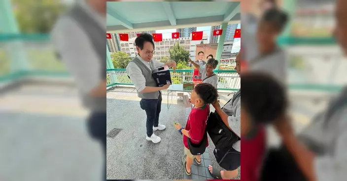 黃遠康團隊辦賀國慶遊戲街站 問答考驗居民國情國安認識