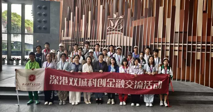陳穎欣接待北大附中新馨學校師生參觀立法會
