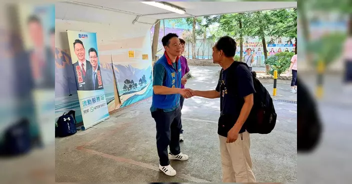 周浩鼎聯同民建聯屯門團隊設街站 交流施政報告社區藥房及醫療費用議題