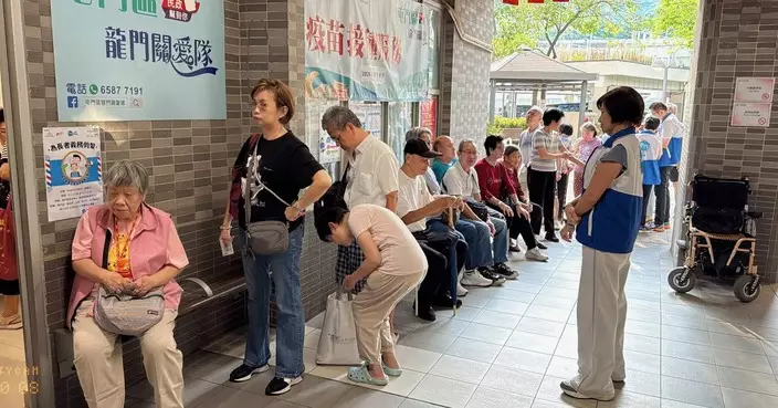 龍門關愛隊會址辦免費疫苗接種 醫護為街坊注射流感及肺炎鏈球菌疫苗