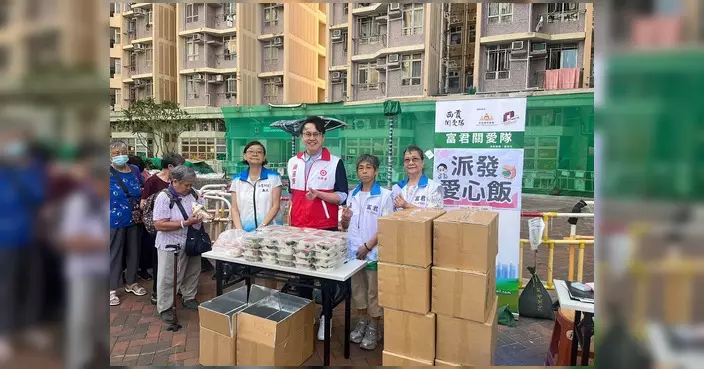 黃遠康團隊健明邨安寧花園派愛心飯 兩場合共服務400名街坊