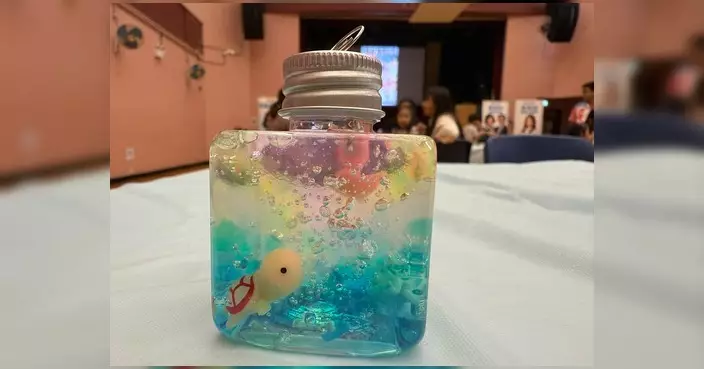新民黨南區團隊海怡辦彩虹許願瓶工作坊 與居民共度溫馨周末