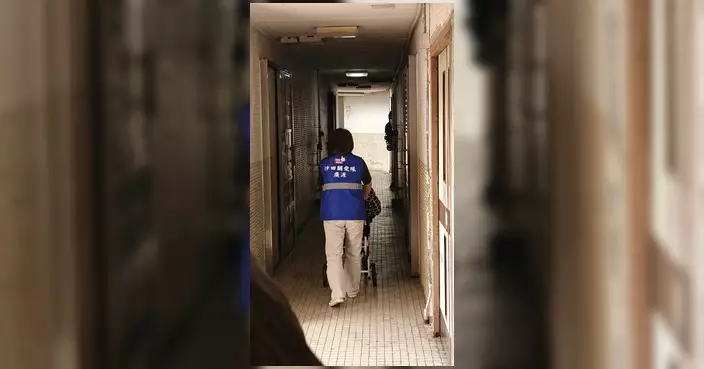 沙田區關愛隊廣源小區義工兵分兩路 接送輪椅街坊覆診兼陪往社署辦事