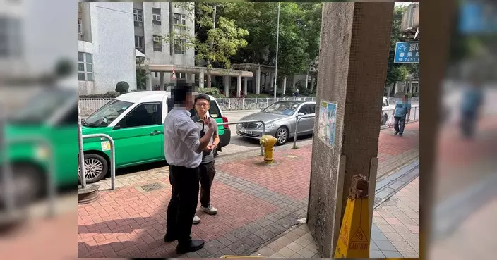 鄺珉樀巡視景峰花園設施老化受損 反映垃圾桶不勝負荷問題