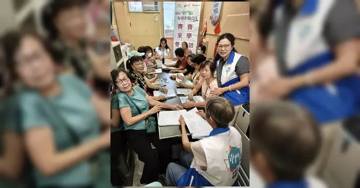 友愛北關愛隊辦第53及54堂普通話班 長者認真學習