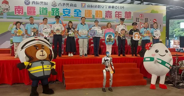 張偉楠出席南區道路交通運動嘉年華 籲時刻遵守交通規則