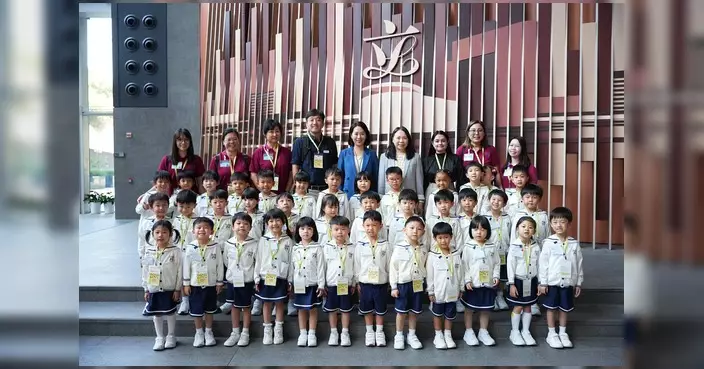 郭芙蓉帶領青衣幼稚園師生走進立法會 盼啟發孩童求知慾
